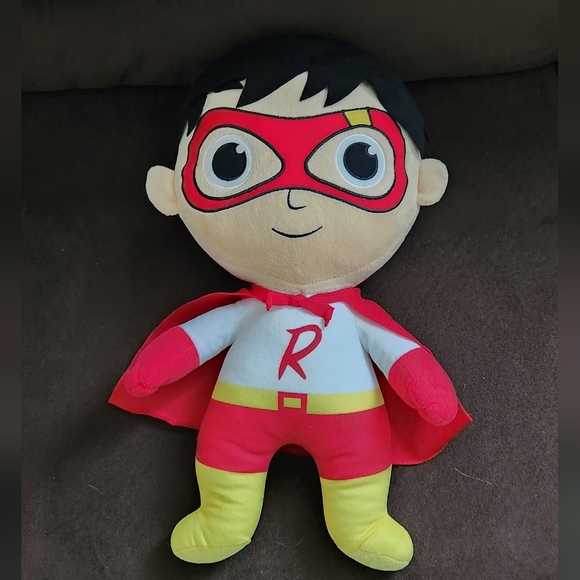 🎈 Ryan’s World Superhero Plush Toy – 18” with Red Cape and Mask Pre-Owned - Picture 4 of 9
